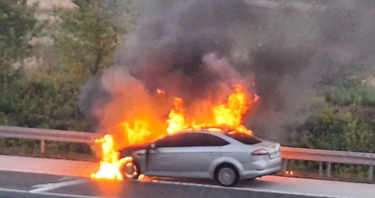 Požar, automobil, autoput RS, Štrpci/Nezavisne