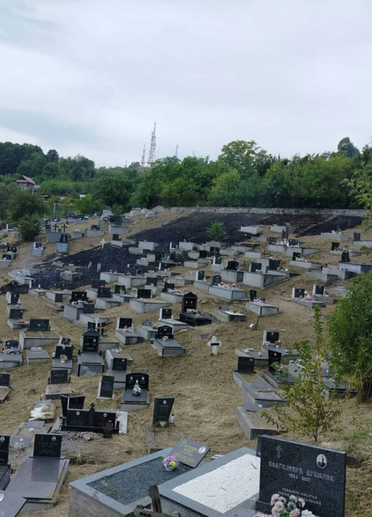 Požar na groblju, Banja Luka, groblje/Vatrogasci Banja Luka