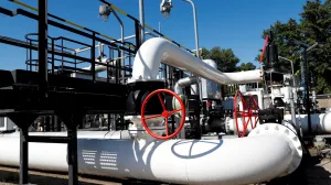 FILE PHOTO: The Druzhba oil pipeline between Hungary and Russia is pictured at the Hungarian MOL Group's Danube Refinery in Szazhalombatta, Hungary, May 18, 2022. Picture taken May 18, 2022. REUTERS/Bernadett Szabo/File Photo/Bernadett Szabo