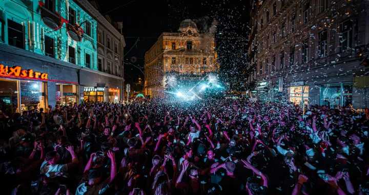Garden of Dreams: Eternal Flame; nastup kod Vječne vatre/Lingographer