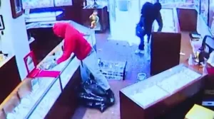 Objavljen snimak pljačke/Printscreen/X.com//