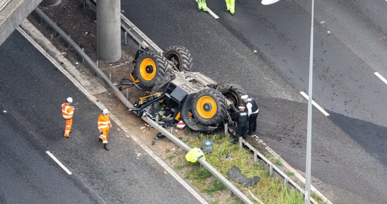 Traktor pao na autoput/X.com//