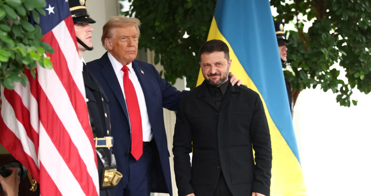 U.S. President Donald Trump greets Ukrainian President Volodymyr Zelenskiy at the White House, amid negotiations to end the Russian war in Ukraine, in Washington, D.C., U.S., August 18, 2025. REUTERS/Kevin Lamarque/Kevin Lamarque