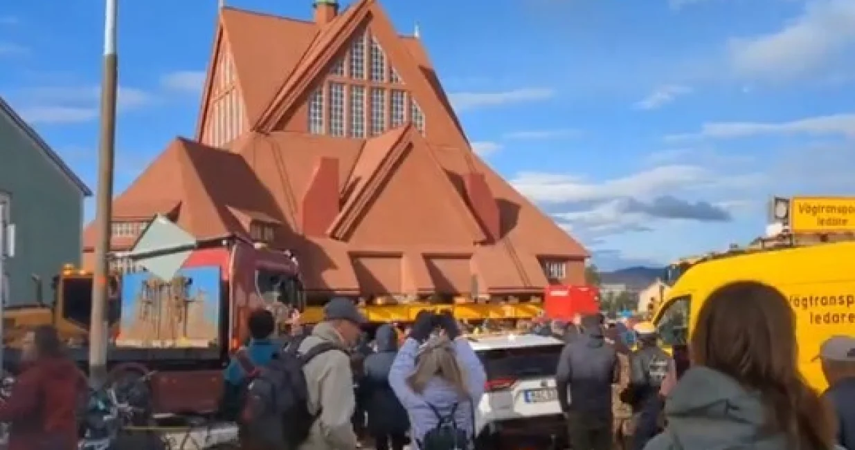 Premještaju crkvu/Printscreen/X.com//