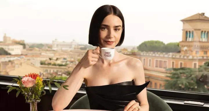 Lily Collins, Emily in Paris, Netflixova serija//