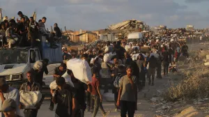 Palestinci hrle na granični prelaz Zikim kako bi dobili ograničenu pomoć u hrani dok se kriza gladi pogoršava zbog tekuće izraelske blokade u sjevernoj Gazi/Khalil Ramzi Alkahlut