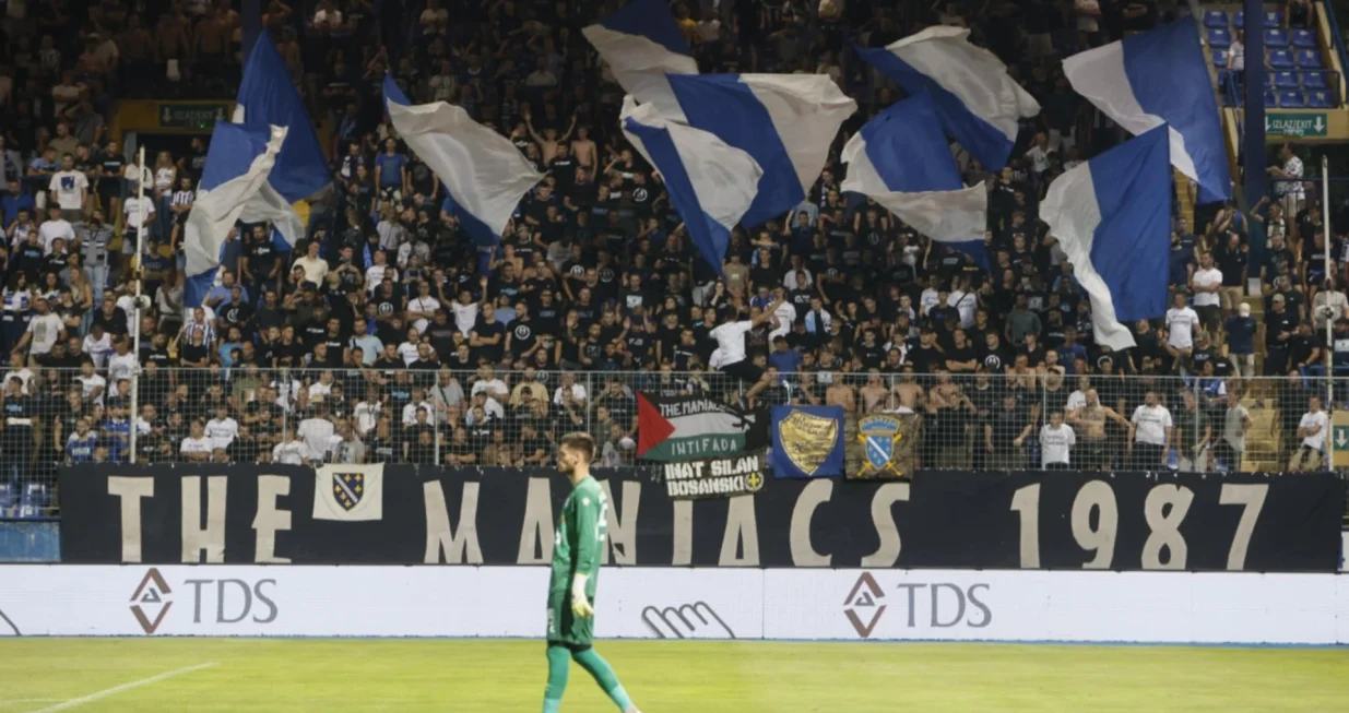 Manijaci na istočnoj tribini/Foto: 