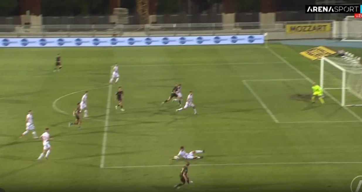 Penal za goste/Foto: 