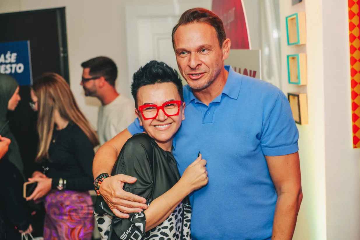 Enis Bešlagić i Amira Medunjanin posjetili Bingovo Naše mjesto za početak festivala//
