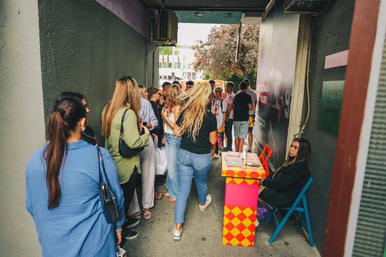 Enis Bešlagić i Amira Medunjanin posjetili Bingovo Naše mjesto za početak festivala//