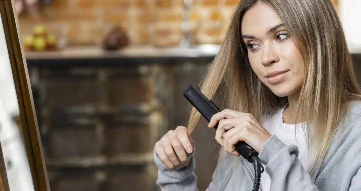 Vodič za zdravu kosu uz svakodnevno stilizovanje/Free Pik