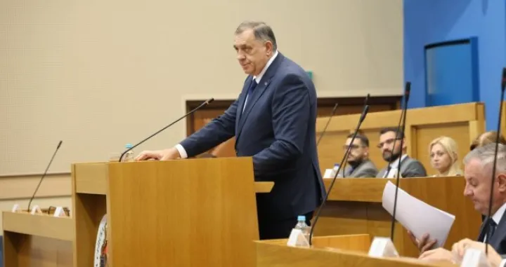 Milorad Dodik, Narodna skupština RS-a, sjednica/Blog Nebojše Vukanovića