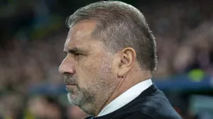 epa10266151 Celtic's head coach Ange Postecoglou reacts before the UEFA Champions League group F soccer match between Celtic Glasgow and Shakhtar Donetsk in Glasgow, Britain, 25 October 2022. EPA/ROBERT PERRY/Foto: Robert Perry