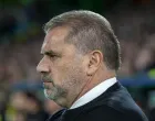 epa10266151 Celtic's head coach Ange Postecoglou reacts before the UEFA Champions League group F soccer match between Celtic Glasgow and Shakhtar Donetsk in Glasgow, Britain, 25 October 2022. EPA/ROBERT PERRY/Foto: Robert Perry