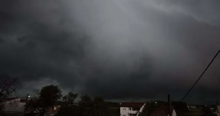 Shelf cloud u Čitluku/Kruno Čavar