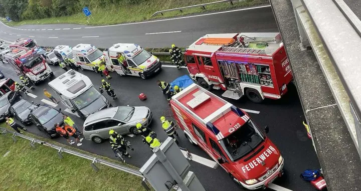 Teška saobraćajna nesreća na autoputu u Austriji, poginula državljanka BiH (53)/Hfwvillach