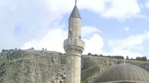 Opljačkana džamija/Printscreen//