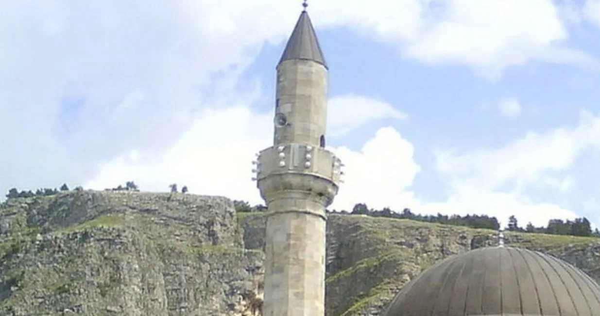 Opljačkana džamija/Printscreen//