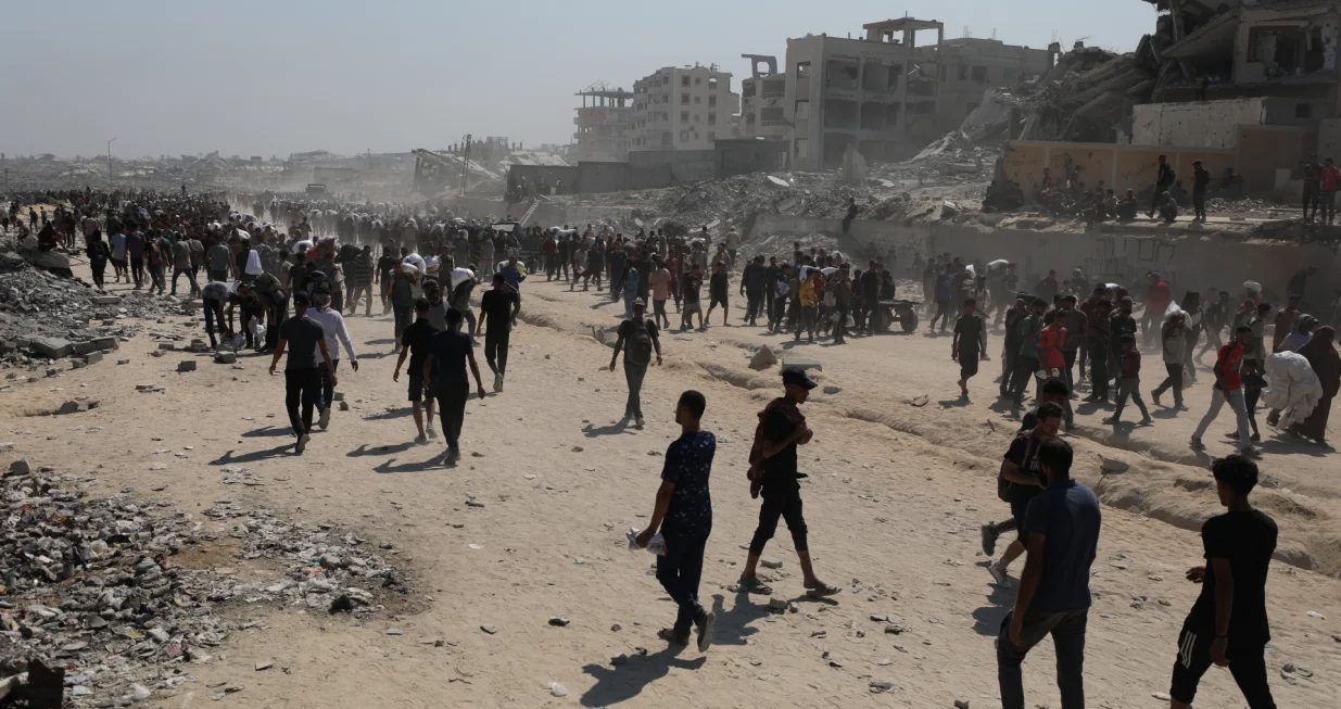 RAFAH, GAZA, PALESTINA - 27. JULI 2025.Izraelska vojska saopćila je da je na snagu jutros stupila takozvana "taktička i lokalizirana suspenzija vojnih operacija" u odabranim područjima blokiranog Pojasa Gaze.Suspenzija je počela u 10 sati po lokalnom vremenu (07:00 GMT) u tri ključna područja Al-Mawasija, Deir al-Balaha i grada Gaze, pokrivajući dijelove centralnog, južnog i sjevernog Pojasa Gaze, rekao je glasnogovornik izraelske vojske u izjavi koju prenosi list "Yedioth Ahronoth". (Dawoud Abo Alkas - Anadolu Agency)/Anadolu Agency