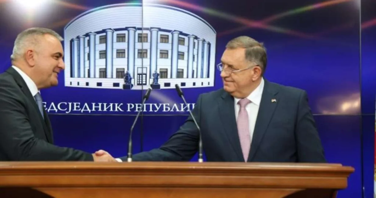 Milorad Dodik/Fena//