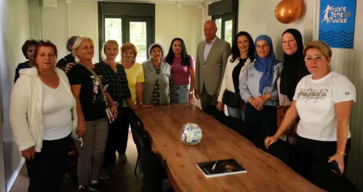 Prisustvovao otvorenju prostorija udruženja/Fena//