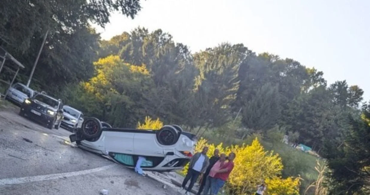 Vozilo završilo na krovu/Printscreen/Patrola Radari//