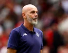 Soccer Football - Friendly - Manchester United v Fiorentina - Old Trafford, Manchester, Britain - August 9, 2025 Fiorentina coach Stefano Pioli before the match Action Images via Reuters/Andrew Boyers/Foto: Andrew Boyers