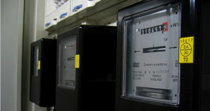 brojilo struje, sat za struju,/Pixabay