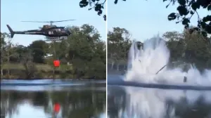 pad helikoptera prilikom uzimanja vode iz jezera u Francuskoj X/X