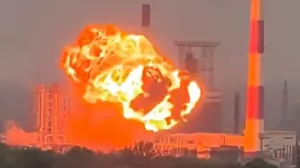 RAFINERIJA nafte Novokujbiševsk u ruskoj Samarskoj oblasti pogođena je u noći na četvrtak dronovima, što je izazvalo veliki požar/Screenshot