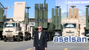 Turkish President Tayyip Erdogan poses with Hisar medium air defense surface-to-air missile system and Siper high to medium air defense surface-to-air missile system,during a ceremony at Aselsan Golbasi Campus in Ankara, Turkey, August 27, 2025. Murat Kula/Presidential Press Office/Handout via REUTERS ATTENTION EDITORS - THIS PICTURE WAS PROVIDED BY A THIRD PARTY. NO RESALES. NO ARCHIVES./Murat Kula/presidential Press Of