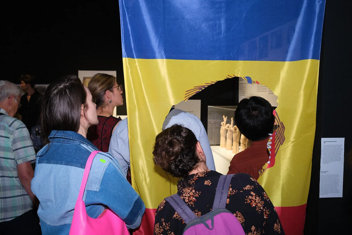 Detalj sa postavke "Lavirint devedesetih"/Bojan Kovačević/