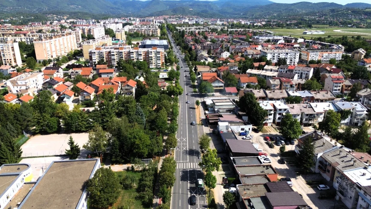 Obnovljena saobraćajnica na Dobrinji//