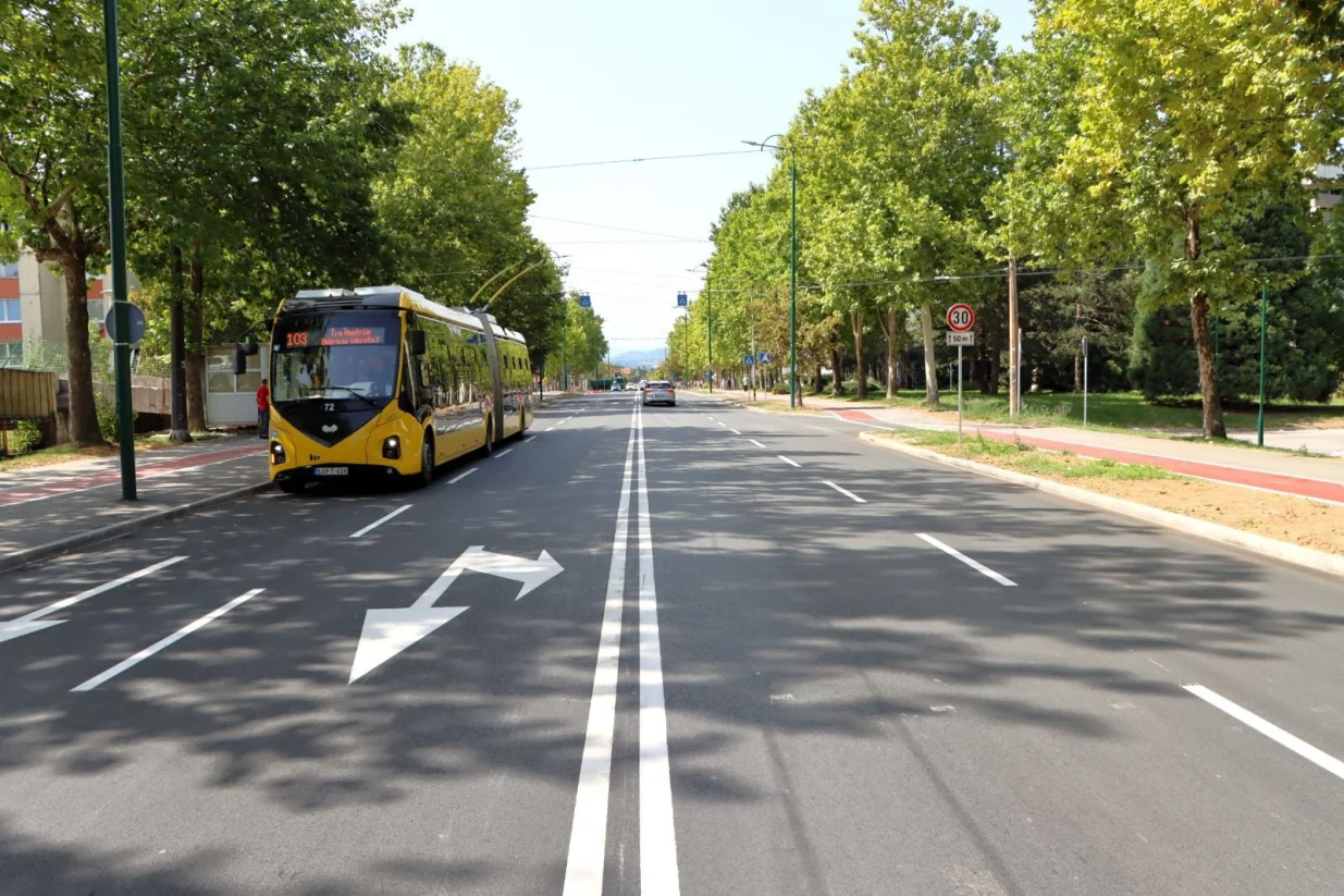 Obnovljena saobraćajnica na Dobrinji//