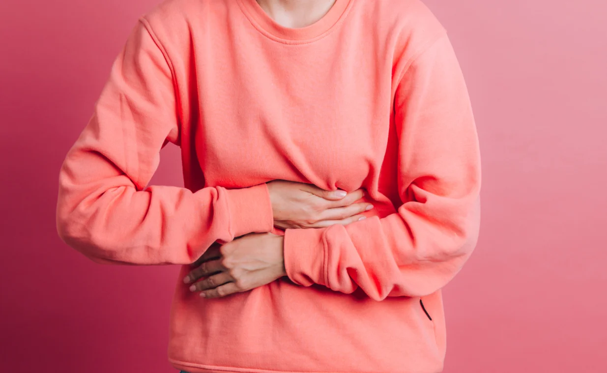 bolovi stomak jetra ilustracija/Freepik