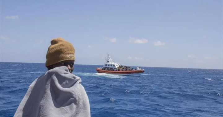 Migrantski brod na Mediteranu/Fena/twiter