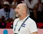 Basketball - FIBA EuroBasket 2025 - Group Phase - Bosnia and Herzegovina v Cyprus - Spyros Kyprianou Athletic Center, Limassol, Cyprus - August 28, 2025 Bosnia and Herzegovina head coach Adis Beciragic reacts REUTERS/Yiannis Kourtoglou/Foto: Yiannis Kourtoglou