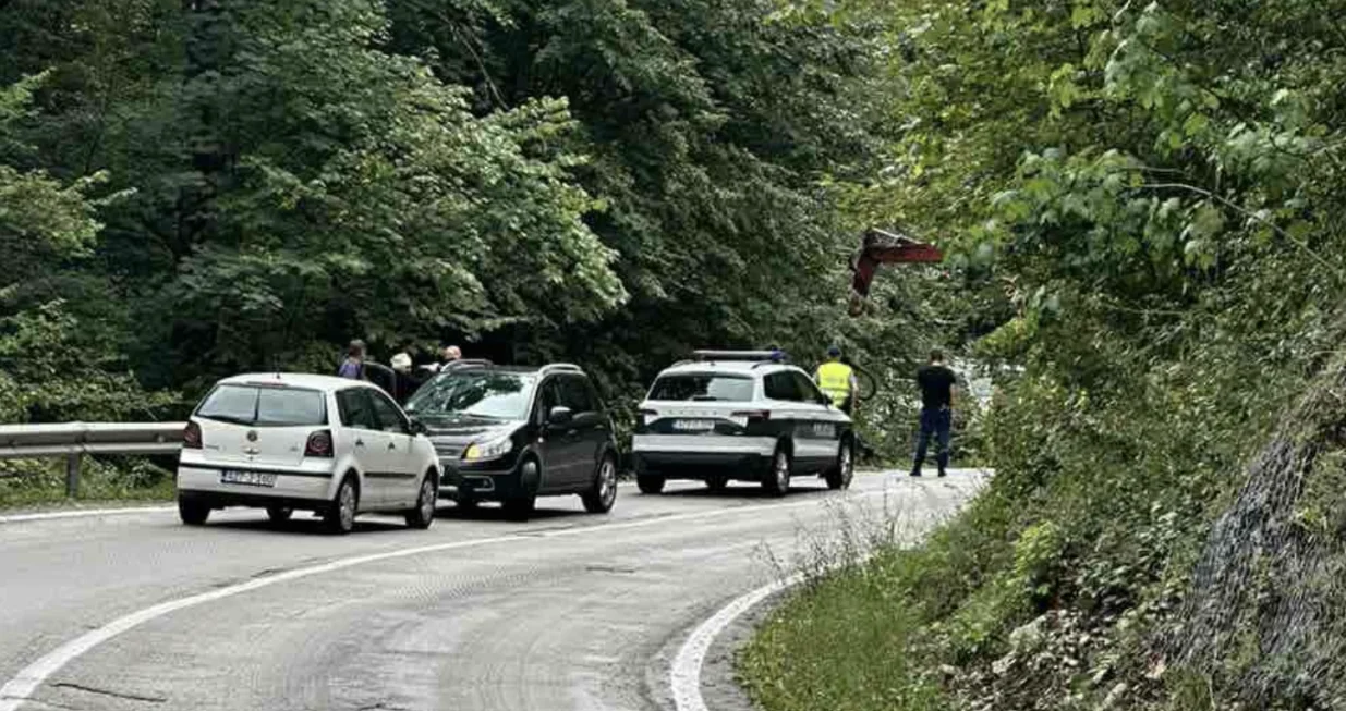 Sa mjesta nesreće kod Kladnja, poginuo suvozač/