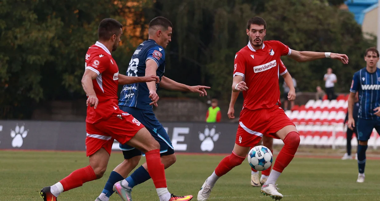 Detalj sa utakmice u Doboju (FK Sloga v FK Željezničar, 30.08.2025) (FOTO: Armin Herić - FKZeljeznicar.ba)/Foto: Adem Catic/fkz.ba