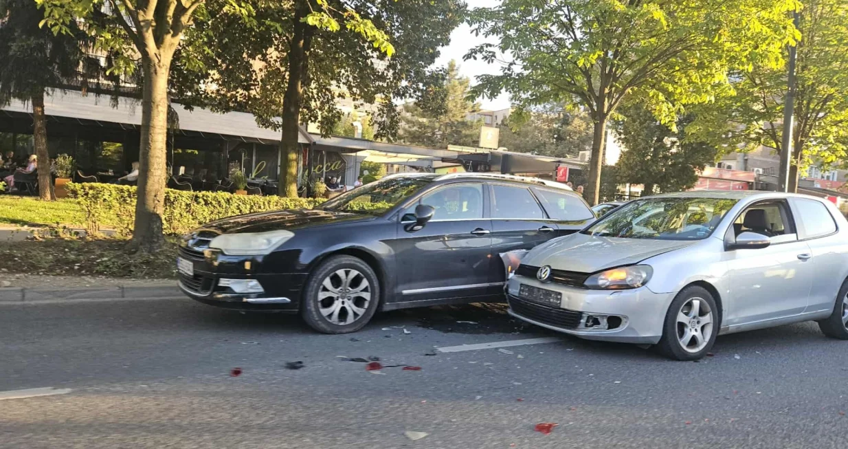 Saobraćajna nesreća na Čengić Vili: sudar tri automobila/Lejla Sofradžija