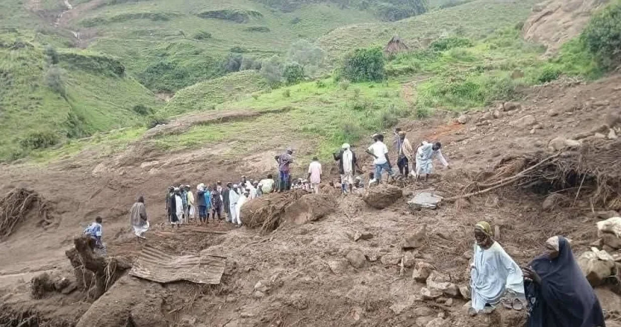 Na stotine mrtvih/X.com//