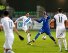 epa08822988 Moldova's Vitalie Damascan (C-R) in action against Greece's Carlos Zeca (C-L) during the UEFA Nations League soccer match between Moldova and Greece at Zimbru Stadium in Chisinau, Moldova, 15 November 2020. EPA/DUMITRU DORU/Foto: Dumitru Doru