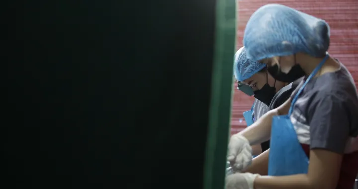 epa10126927 Filipino doctors conduct circumcision procedures on male youth in Taguig City, Metro Manila, Philippines, 18 August 2022​. The government health unit of Taguig city conducted free circumcision procedures on male youth as part of a hygiene considerations in preparation for the start of school opening and gradual return to face to face classes on 22 August. EPA/FRANCIS R. MALASIG/Francis R. Malasig