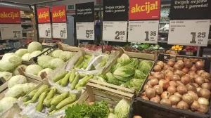 Voće i povrće u marketima/Berina Bahtanović