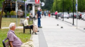 Šetači na Dobrinji/Damir Deljo