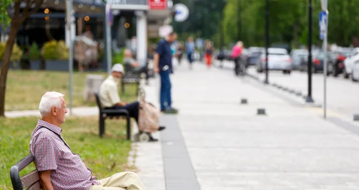 Šetači na Dobrinji/Damir Deljo