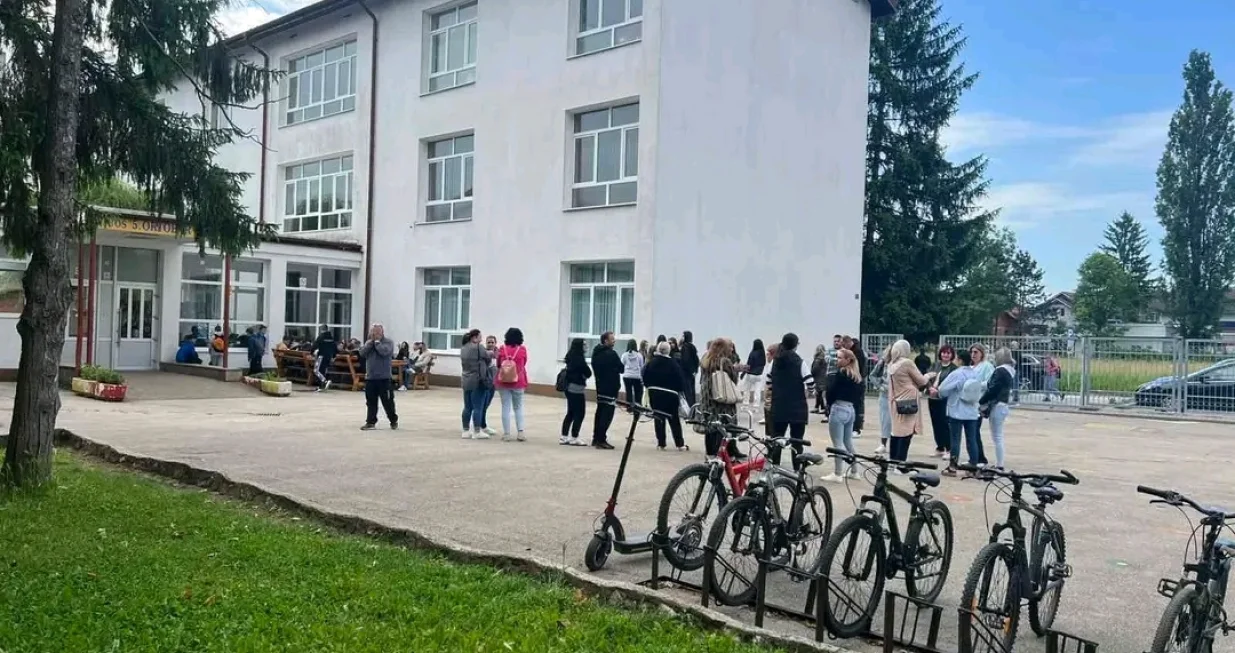 Zbog jednog učenika cijela škola obustavlja nastavu i ekskurziju/