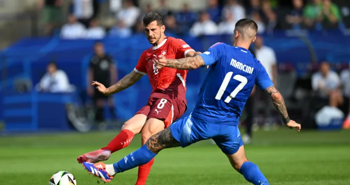 BERLIN, GERMANY - JUNE 29: Gianluca Mancini (17) of Italy in action against Remo Freuler (8) of Switzerland during the UEFA Euro 2024 round of 16 football match between Switzerland and Italy at the Olympiastadion Berlin in Berlin on June 29, 2024. (Halil Sağırkaya - Anadolu Agency)/Foto: 