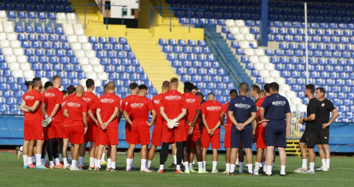 Trening VeležFaris RibićOsman HadžikićEdis NanićAnte OrečAdin BajrićAnte HrkaćNikola SavićKarlo IšasegiKlemen ŠturmHaris JogunovićJames Emmanuel OkekeDino HalilovićOmar PršešElzio LohanTarik ŠihaloMilan JevtovićEldar MehićKenan ĐulimanOmar KukoMahir BešićTonći MujanAsmir SuljićMihael MlinarićNermin HaskićArmando BobajDženan PuceAmar Milak/Foto: Sanel Konjhodžić/sport1.ba