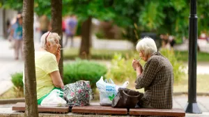 Šetači na Dobrinji/Damir Deljo